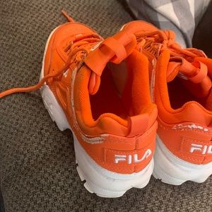 Size 6 orange filas